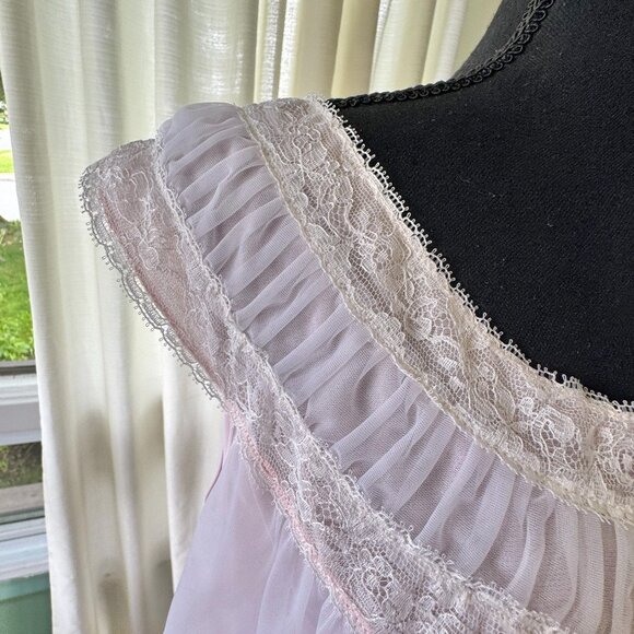 Vintage 1960s chiffon babydoll, pastel pink, nightgown, lace yoke, sleeveless - Picture 8 of 9